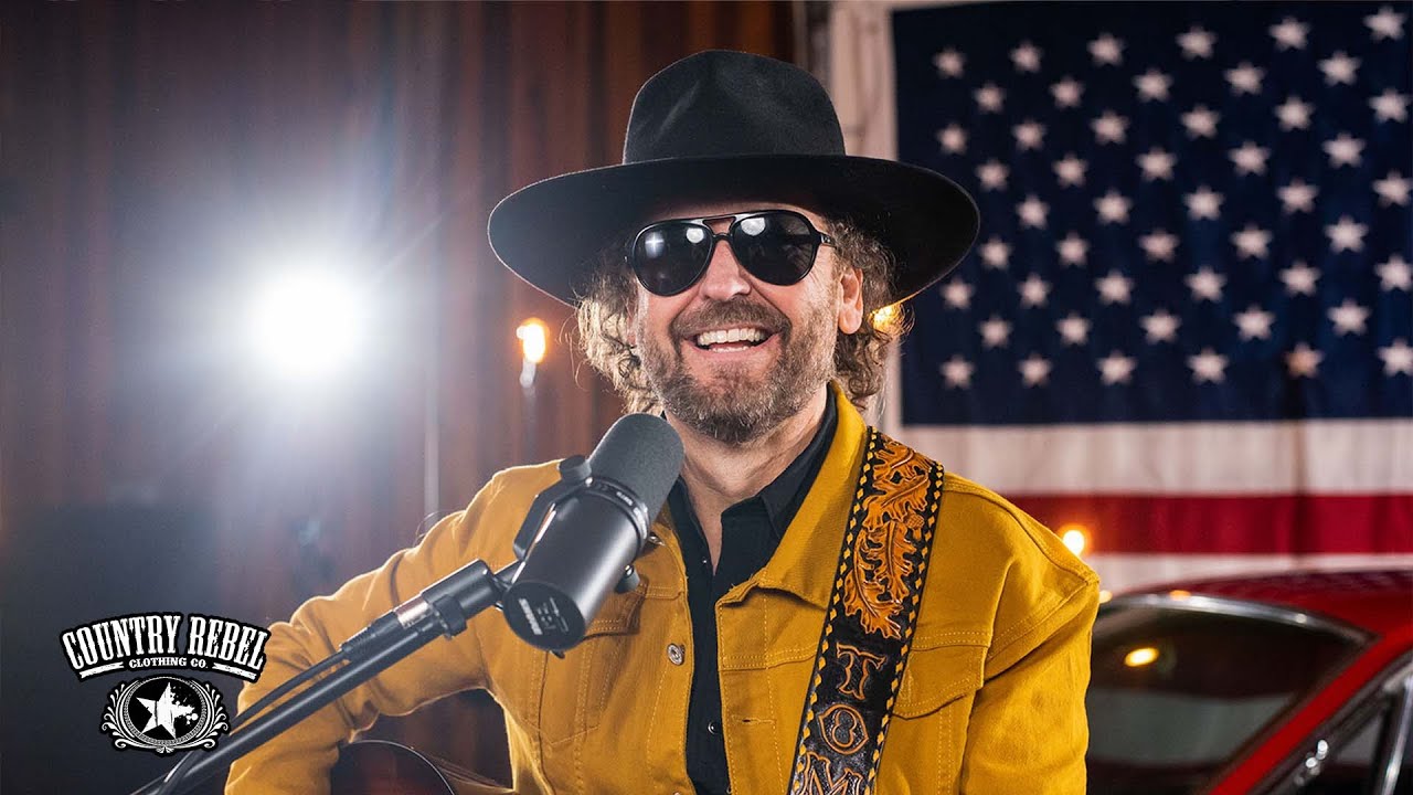 Tommy Townsend pays tribute to Waylon Jennings performing 'Belle Of The Ball' (Acoustic)
