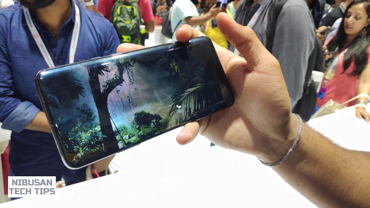 OnePlus 7 Pro Display - Bezel Less Fluid AMOLED display at 90Hz