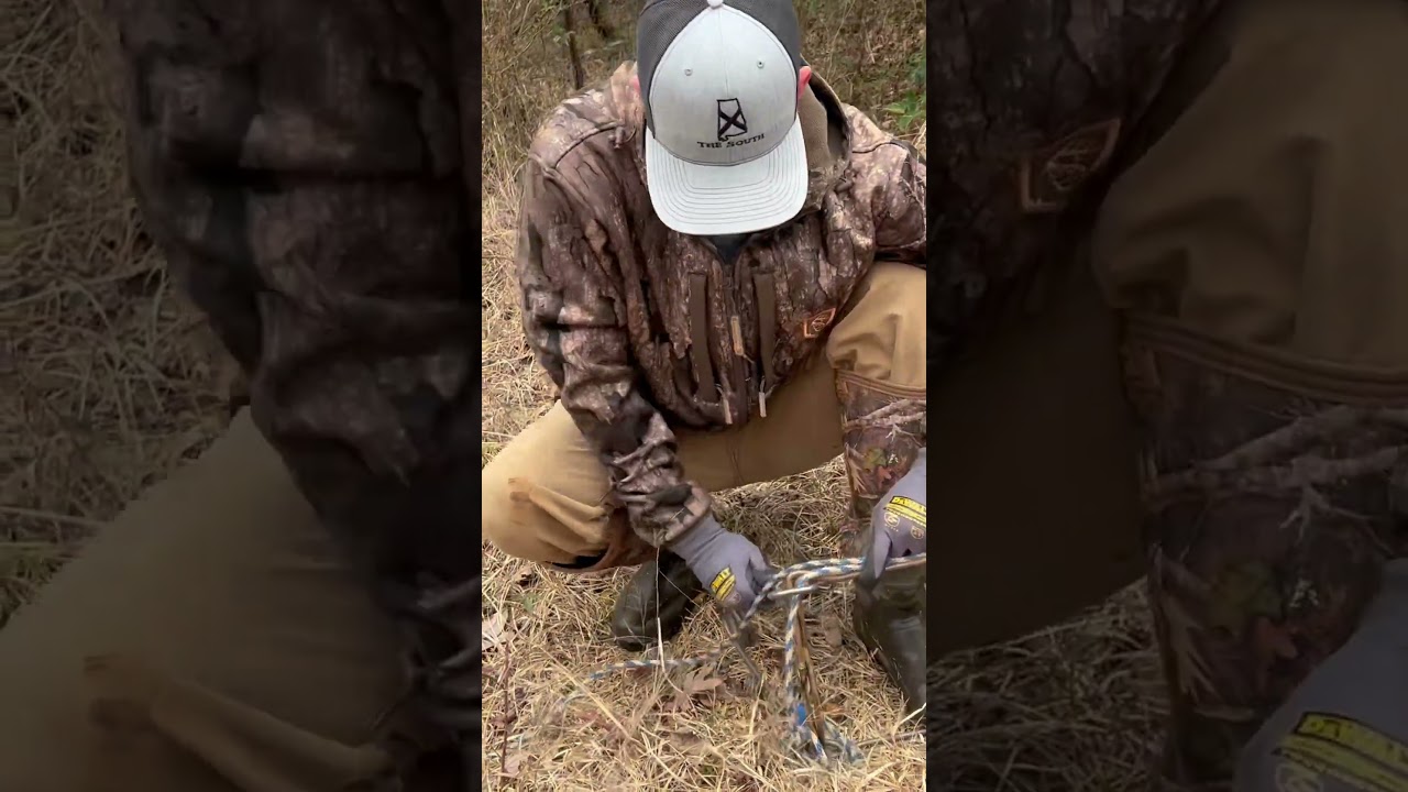 How to set a conibear trap (the easiest way)#howto#trapping #beavertrapping#beavers #trap#reels#fyp