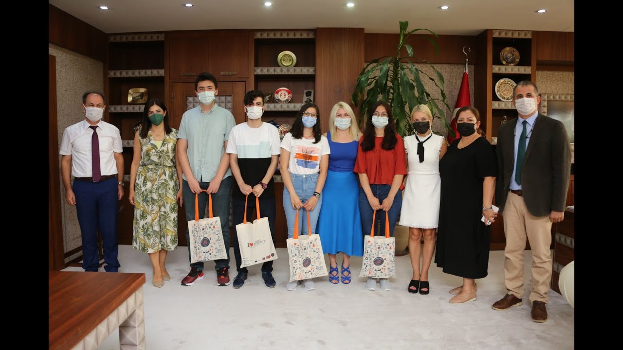 Rektör Özkan, Tıp Fakültesini dereceyle kazanan öğrencilerle bir araya geldi