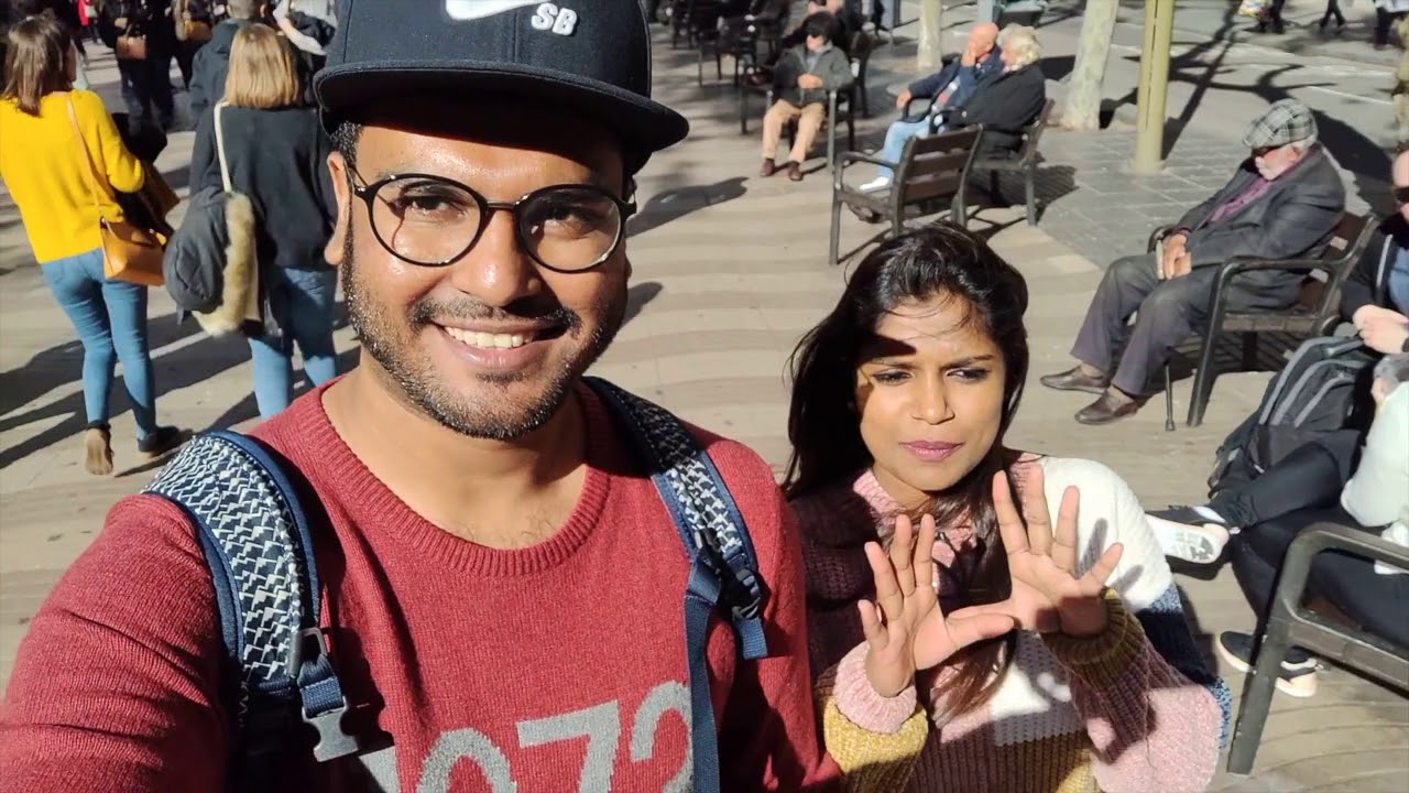 Mallus Trying Churros in La Rambla Street | Barcelona, Spain