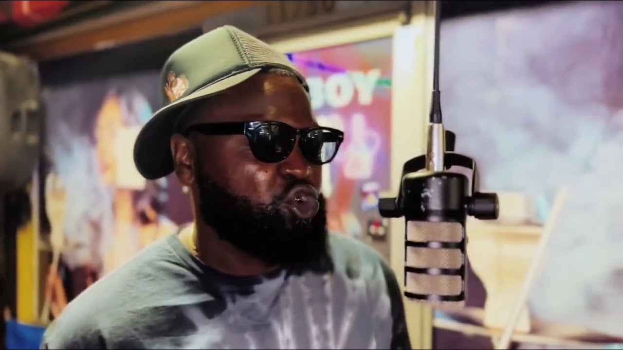 DEXHOUND - PRESSURE (LIVE MIC PERFORMACE)