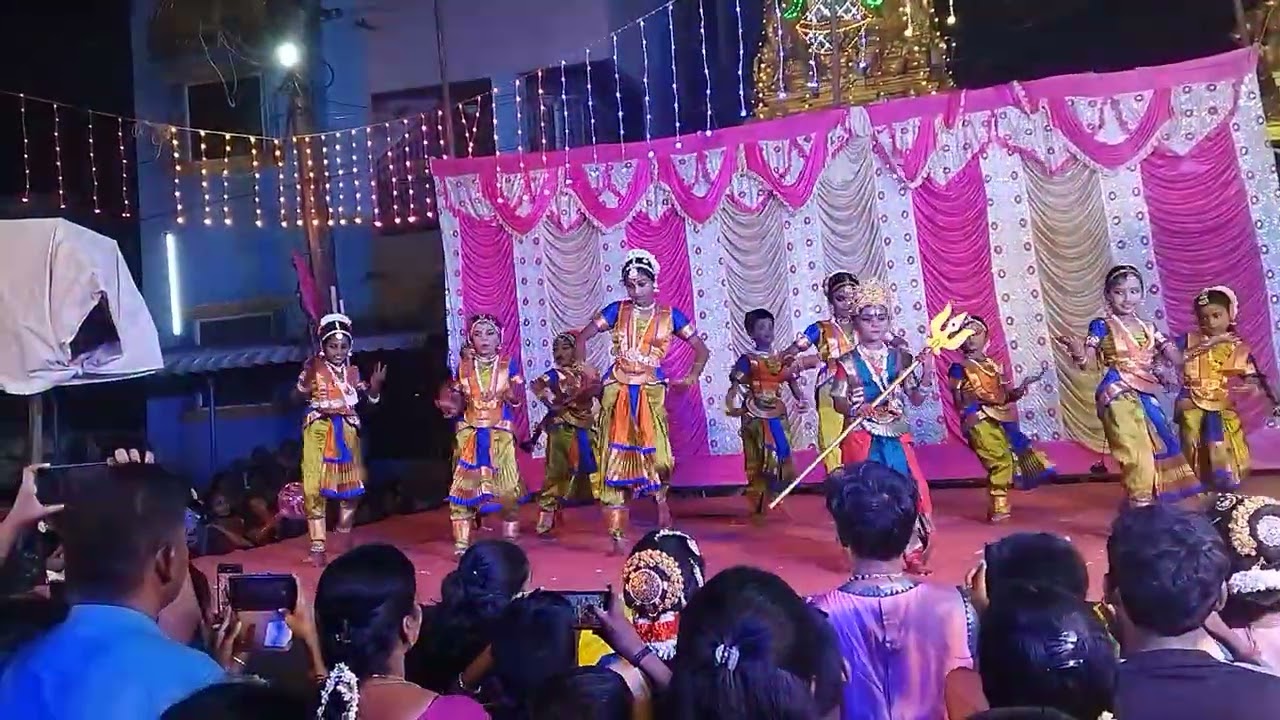 ஸ்ரீ முத்து மாரியம்மன் கோவில் பிரிய சக்தி பரதநாட்டியம் பாளையத்தம்மன் பாட்டு நடனம் SPK