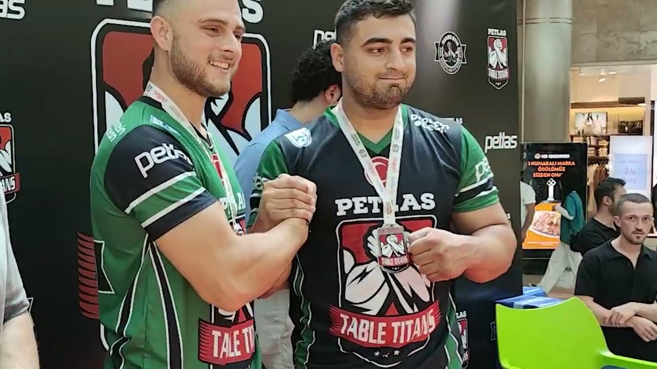 DÜNYA BİLEK GÜREŞİ ŞAMPİYONU BURAK DENİZ vs DÜNYA 3.SÜ SERKAN BAYRAM
