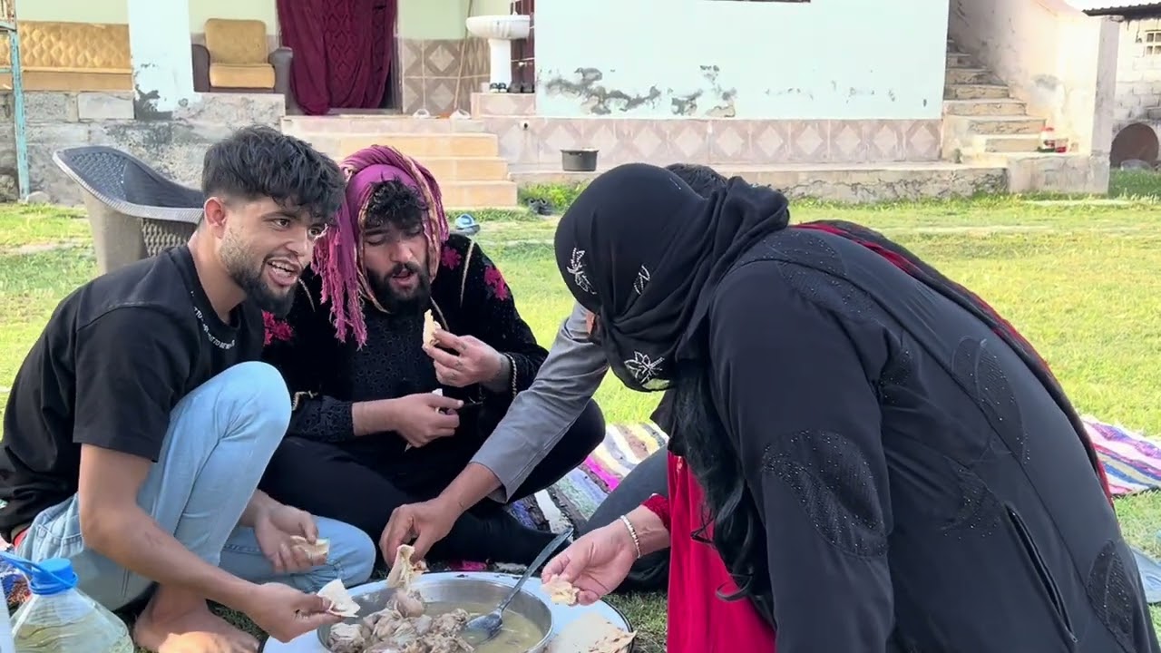لما تجي الجارة وقت الغدا😂