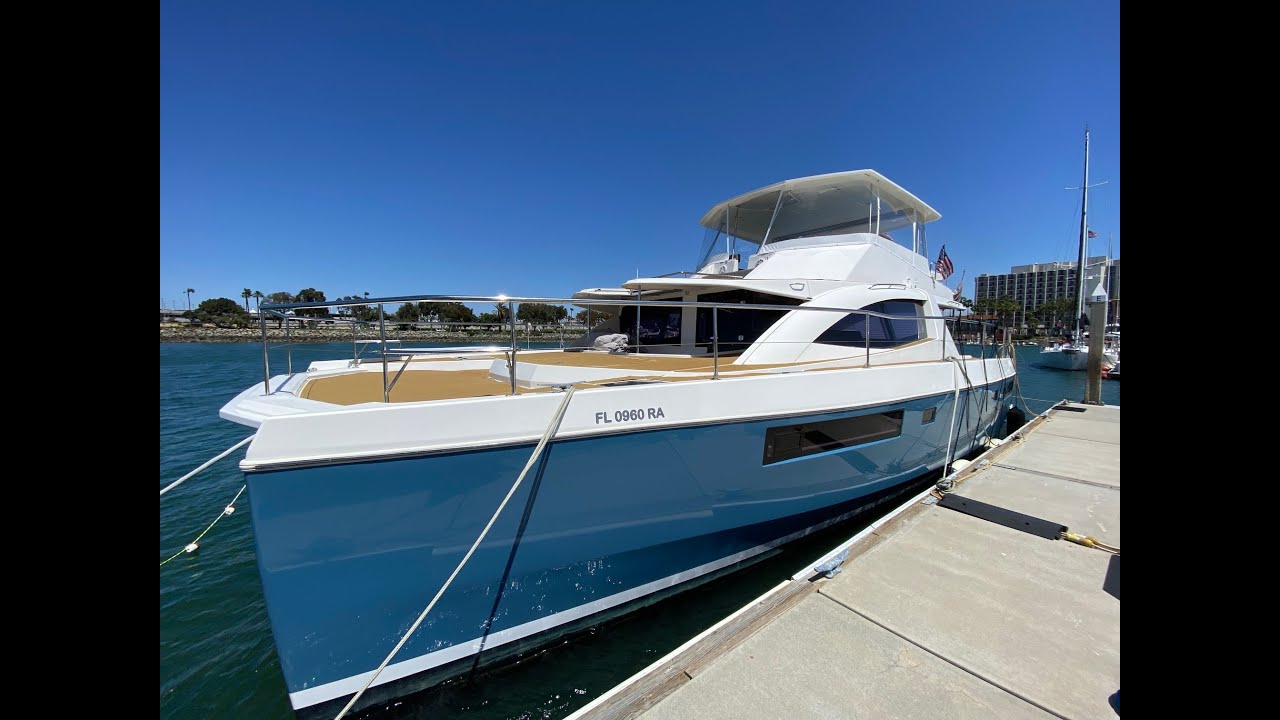 Видеообзор катамарана Leopard 51 Powerboat, выставленного на продажу. Автор: Янь Ван Туйл, яхт-бр...