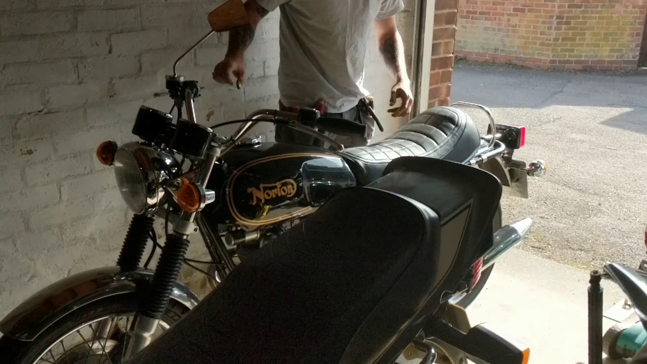 1974 Norton Commando 850 MK2 - Mikuni VM36 (260 main & 30 pilot)