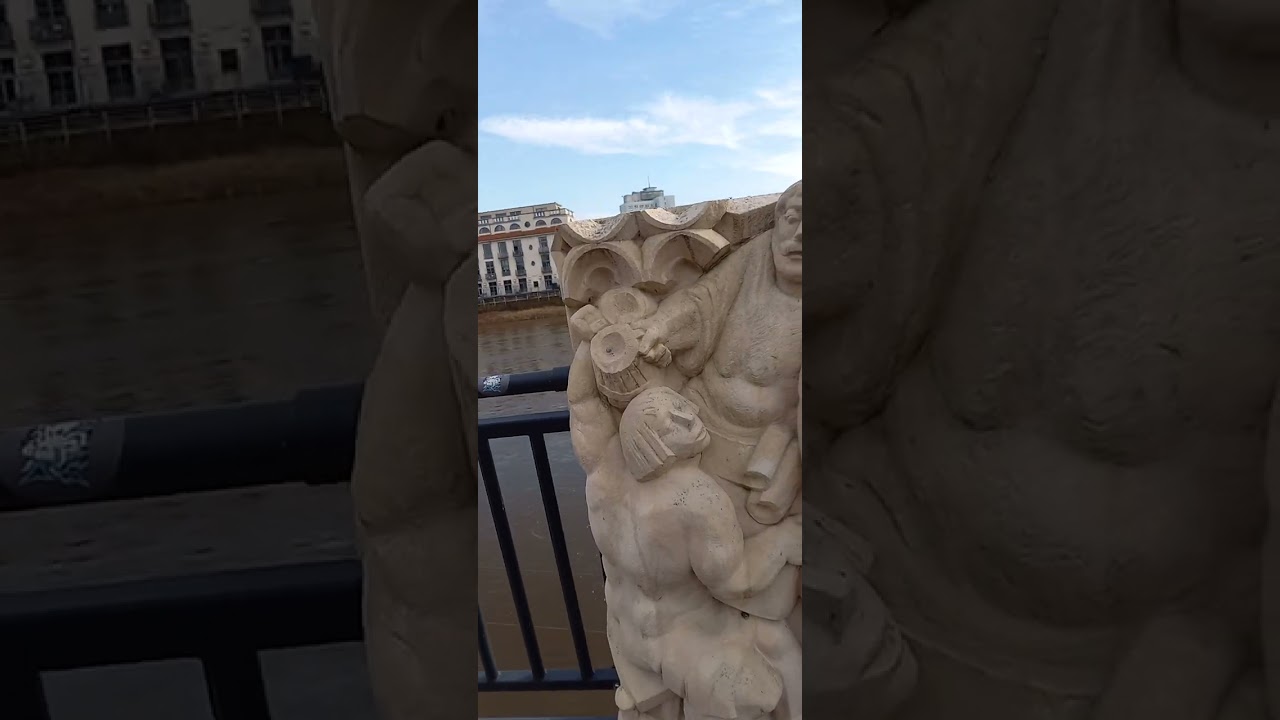 An der Elbuferpromenade zwischen Pegel und Petriförder. www.delta-d.de    