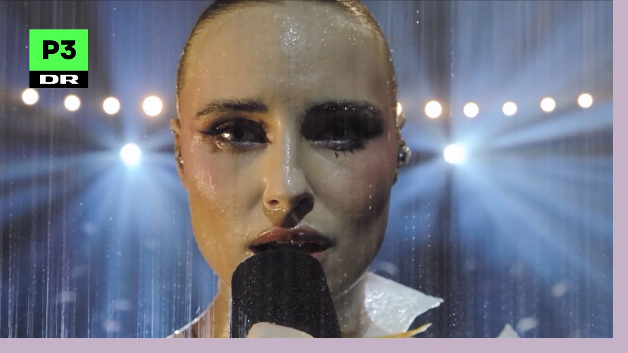 Saint clara spiller 'Oh My God' live til P3 Guld 2023