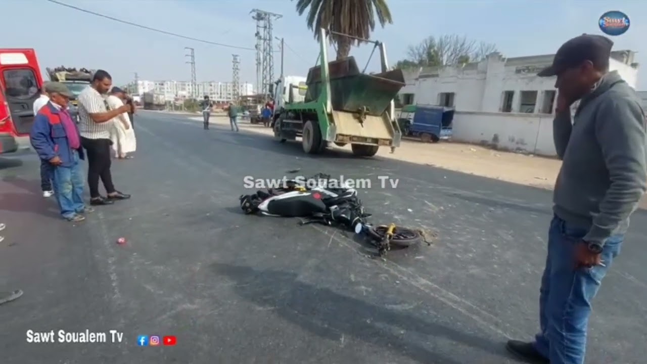 مخزني يتعرض لحادثة سير في حد السوالم مع شاحنة لنقل النفايات 