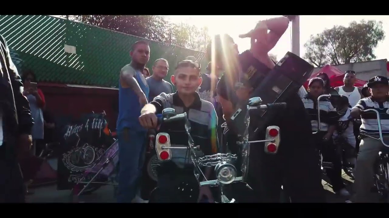 IZCALLI LOW BIKE (ESE.BLACKE)