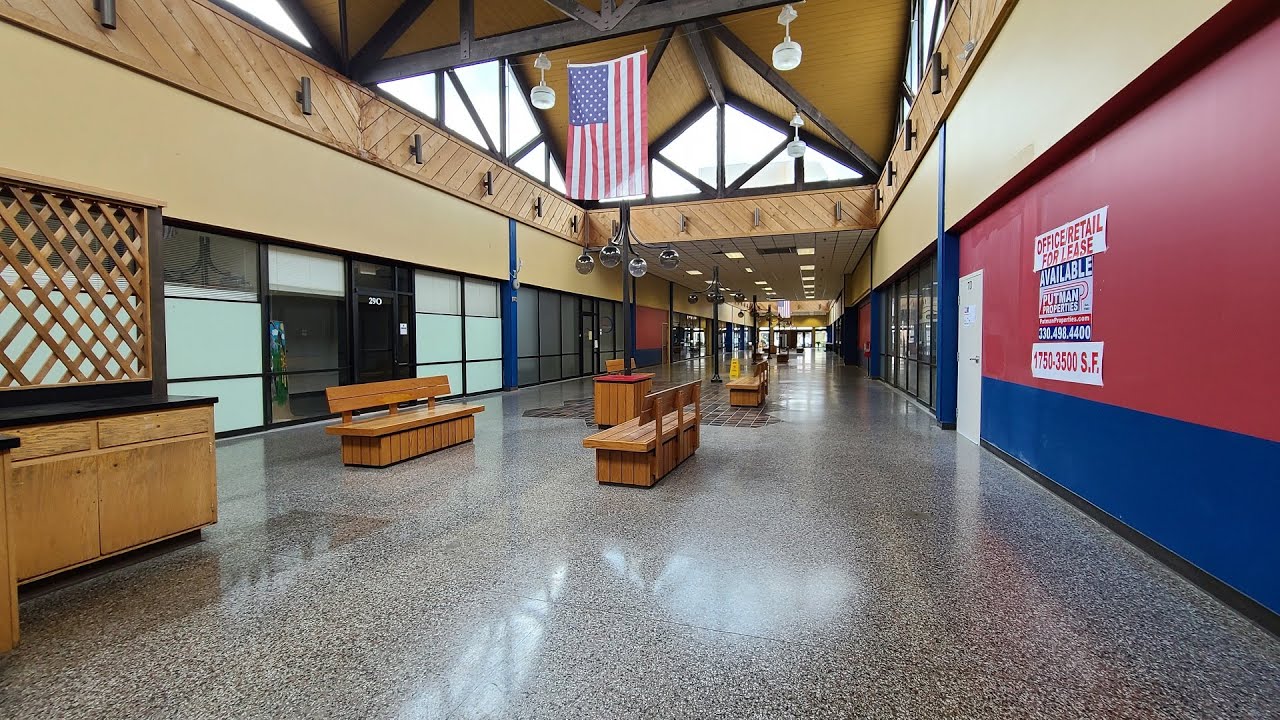 A Visit to New Towne Mall AND Monroe Centre (OH)