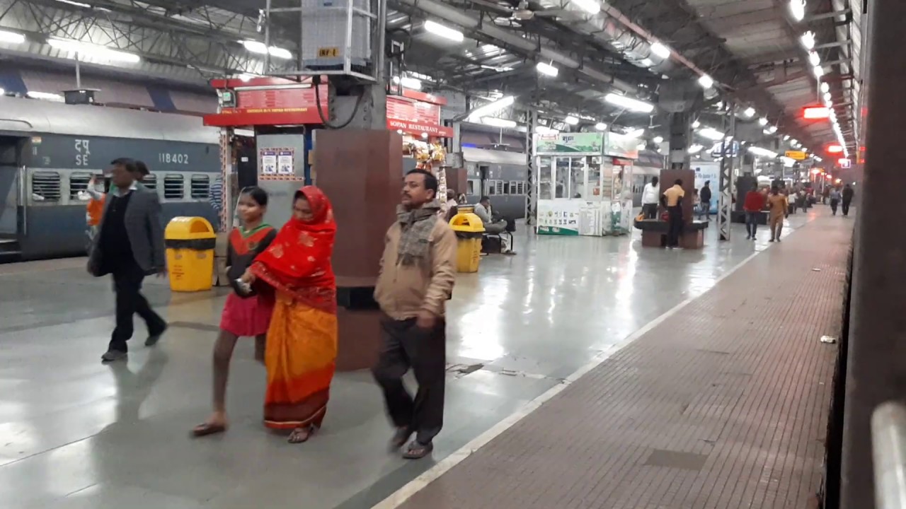 Gitanjali Express departing from Tatanagar | High Speed Action | Track Sound | Indian Railways