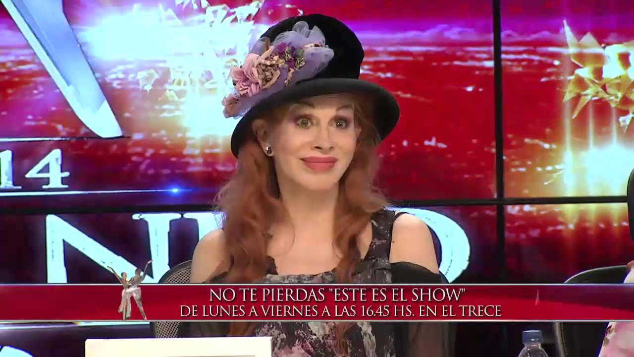 Showmatch 2014 - Vicky Xipoltakis se confundió, no pidió disculpas, bailó y a Nacha no le gustó