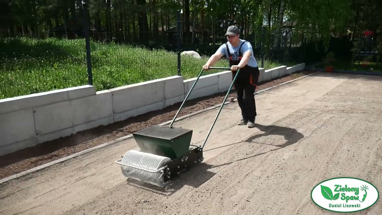 Profesjonalny siewnik do trawy Zielony Spaw - Sianie trawy