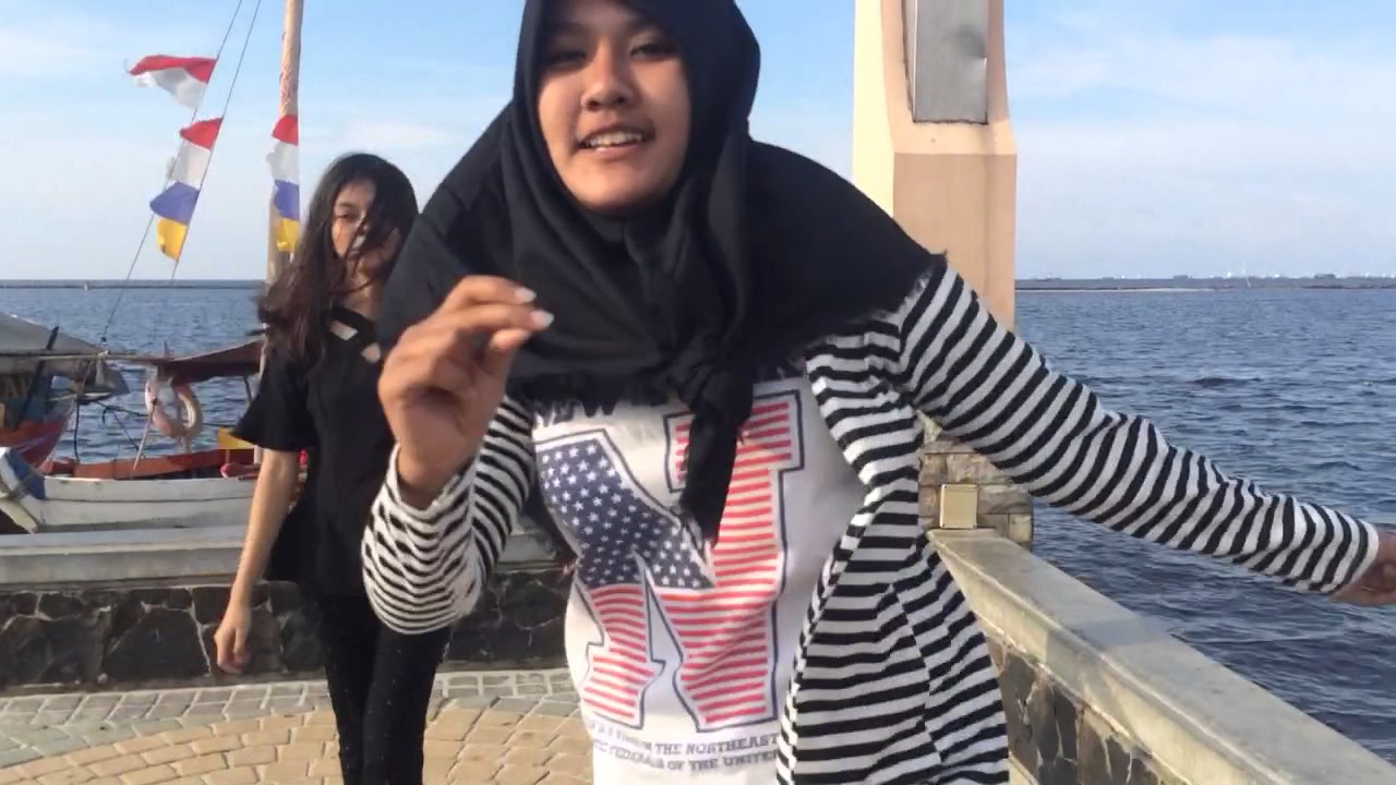 Joget lagu india kamali di pantai ancol