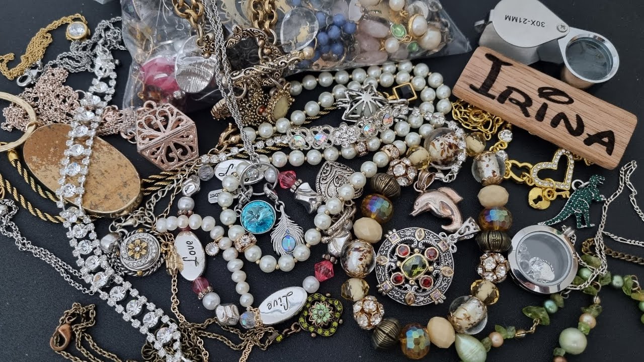 Unboxing a mystery bag with jewelry from Goodwill auctions #unboxing #treasurehunting #longvideo