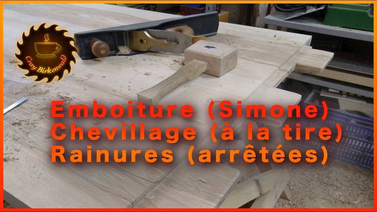 Une porte coulissante : assemblage, chevillage à la tire, emboiture, rainures arrêtées