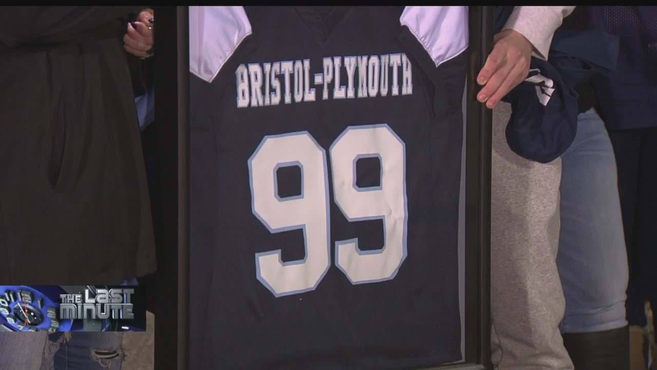 The Last Minute: Thanksgiving Football Game Honors The Loss Of Taunton Police Officer, Father