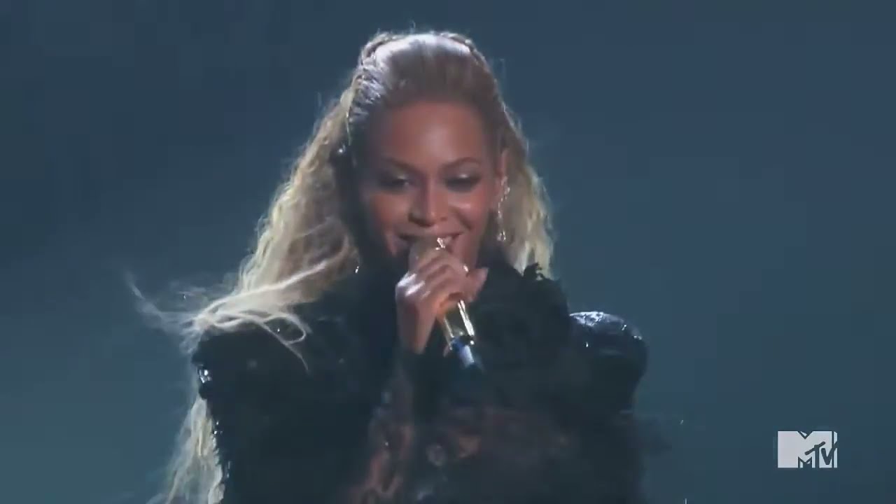Beyonc&eacute; &ndash; Formation (na żywo z gali MTV VMA 2016)