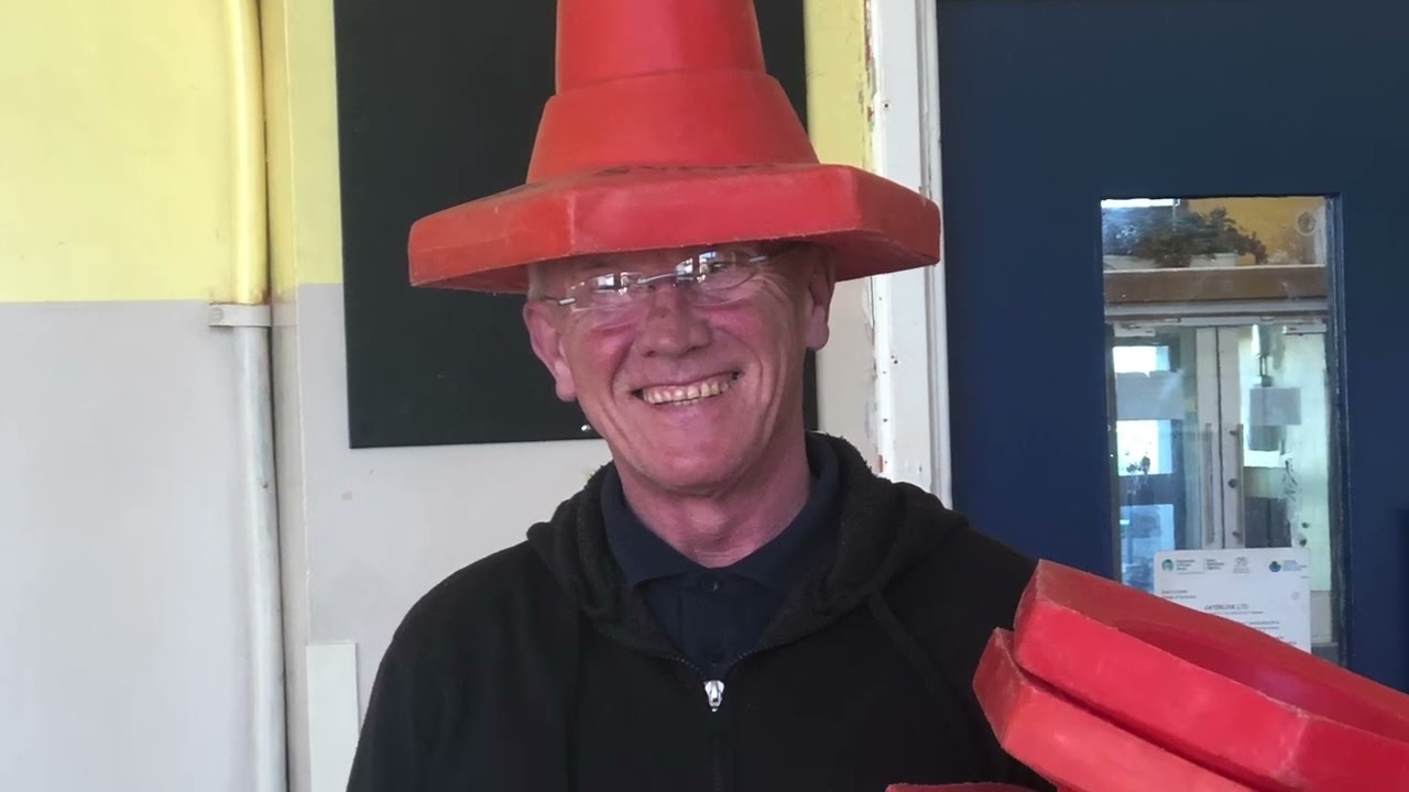 Ymddeoliad Hapus Mr Colin Parry!