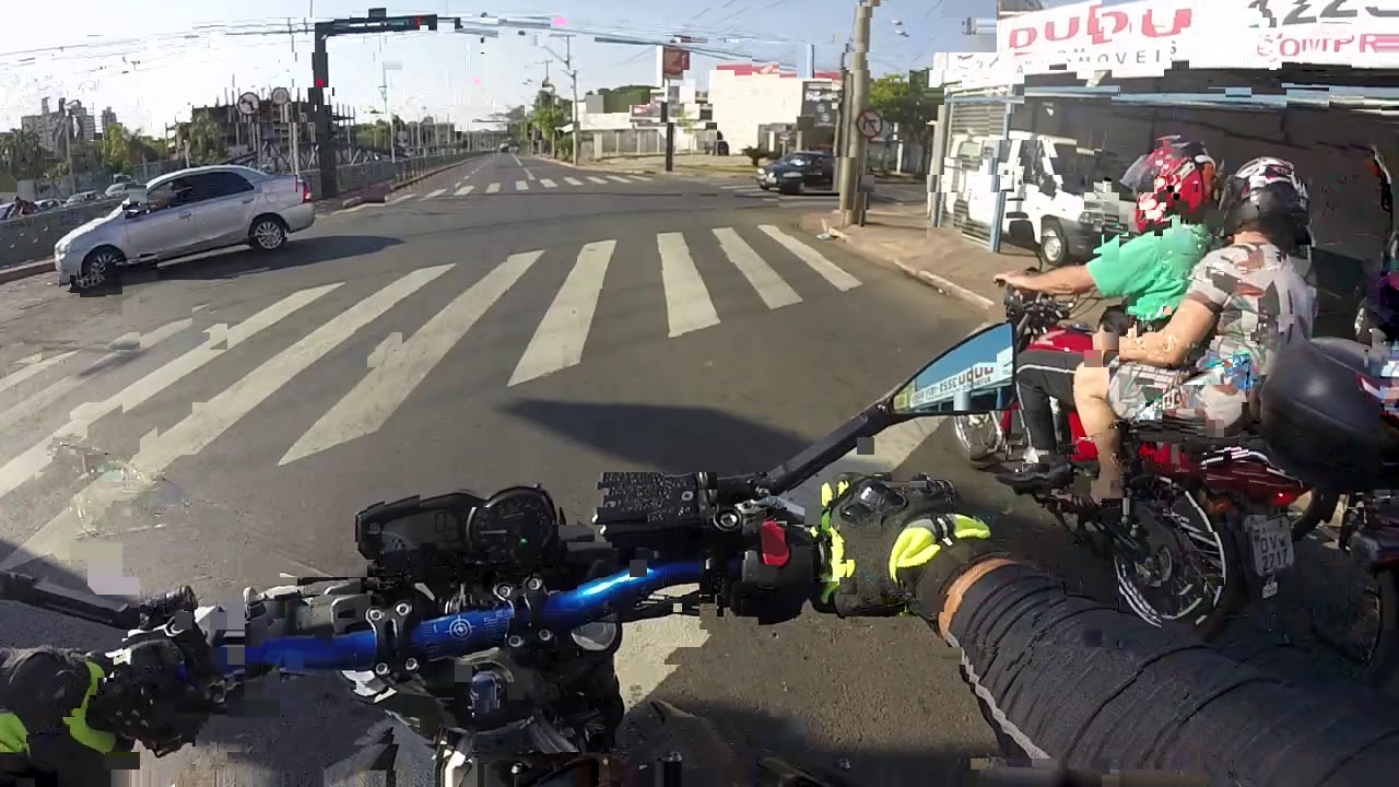 OLHA AI UM EXEMPLO DE MOTO 600 CILINDRADA, 4 CANECO E QUE VAI MUITO BEM NA CIDADE
