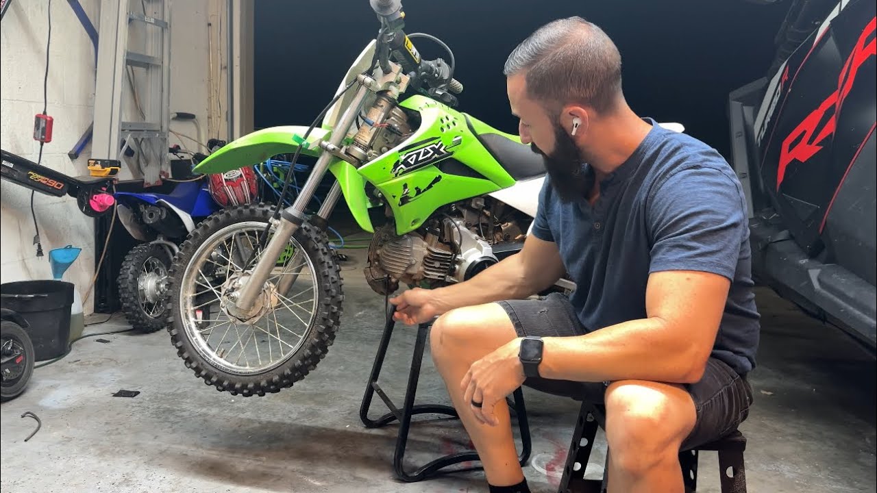 KLX 110 Carb Cleaning