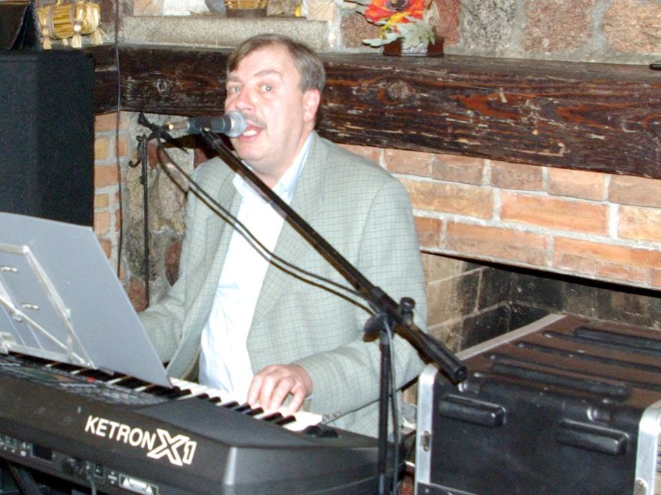 Robertas Slavenas Jubiliejuje-Pasauki(2015)