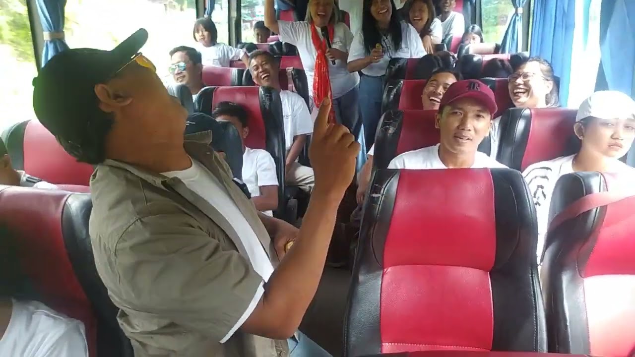 Family trip pelayan Gsja Narwastu