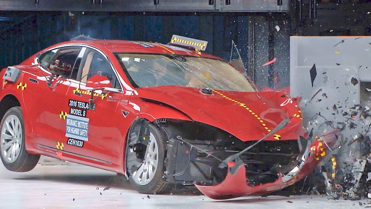 TESLA Model S Crash Test – REALLY Safe??