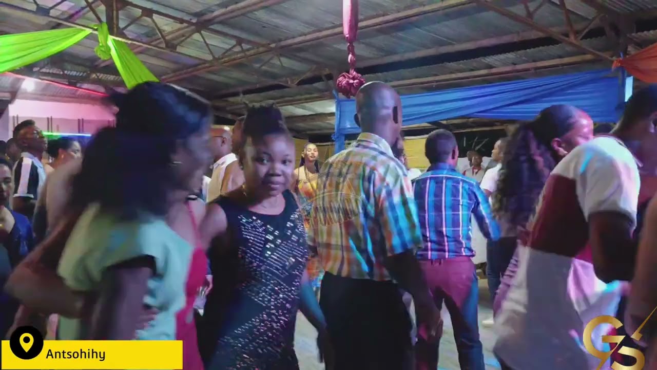 Mily Clément Tsy moramora mitady vola (LIVE Antsohihy)