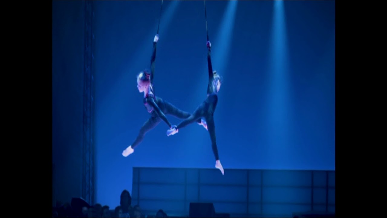 Aerialstrapsduett Surprise Show 2018 Josie und Teresa