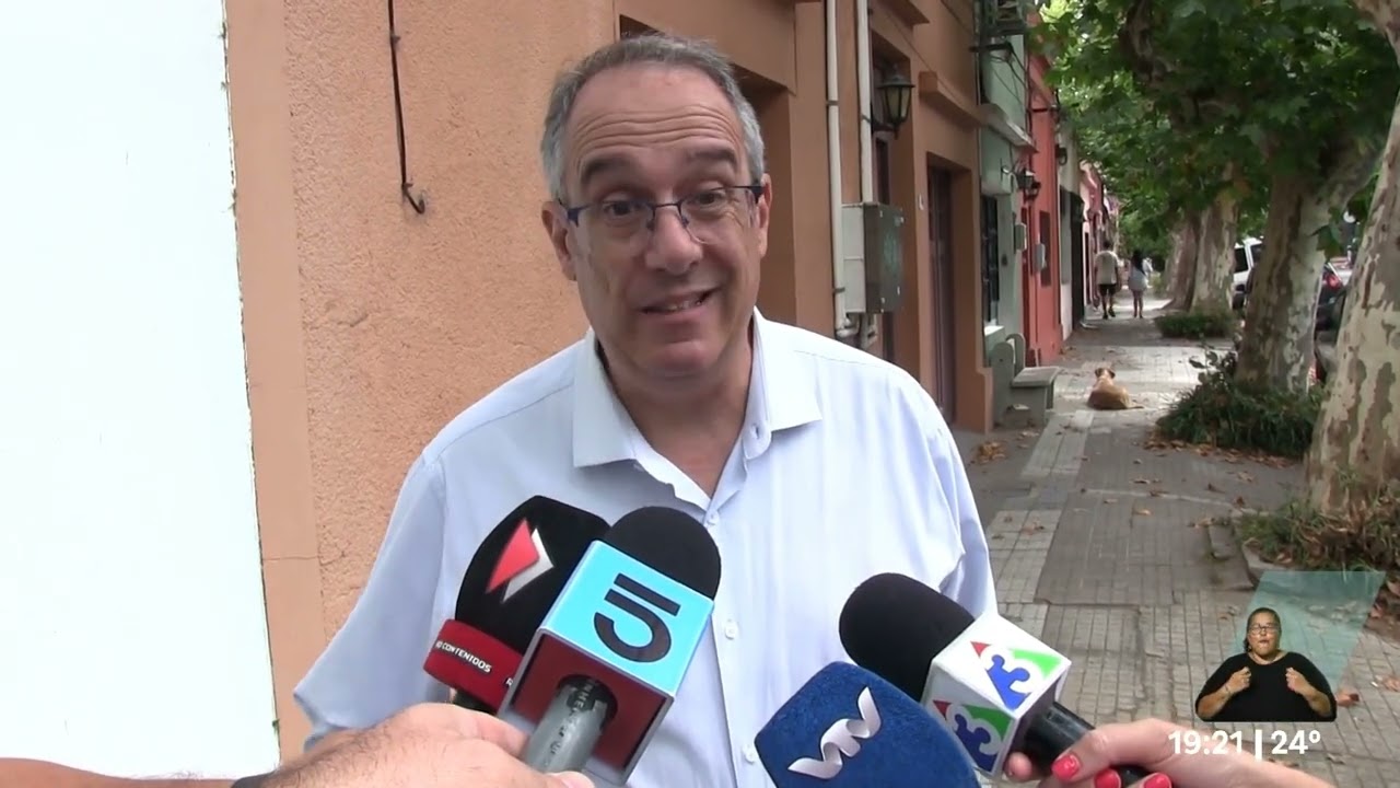 El ministro de Educación y Cultura, José Carlos Mahía, realizó diversas actividades en Colonia.