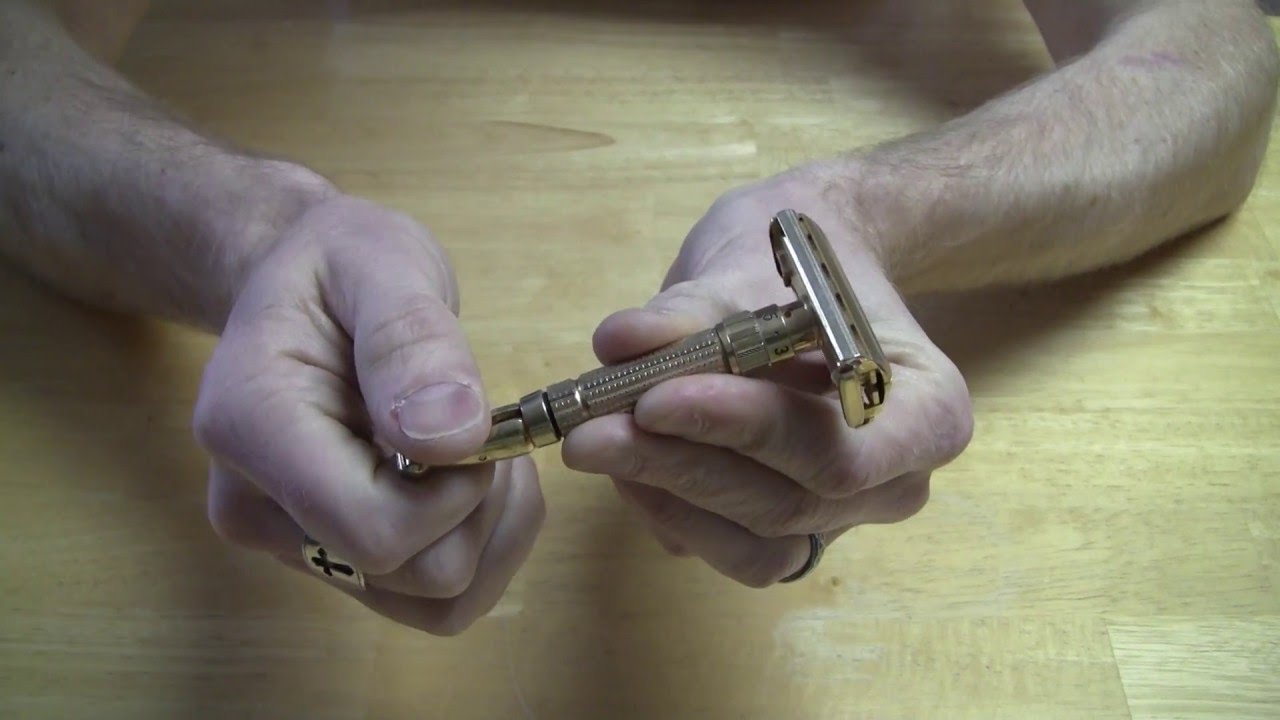 Gillette Toggle F4 Safety Razor the Nitty Gritty