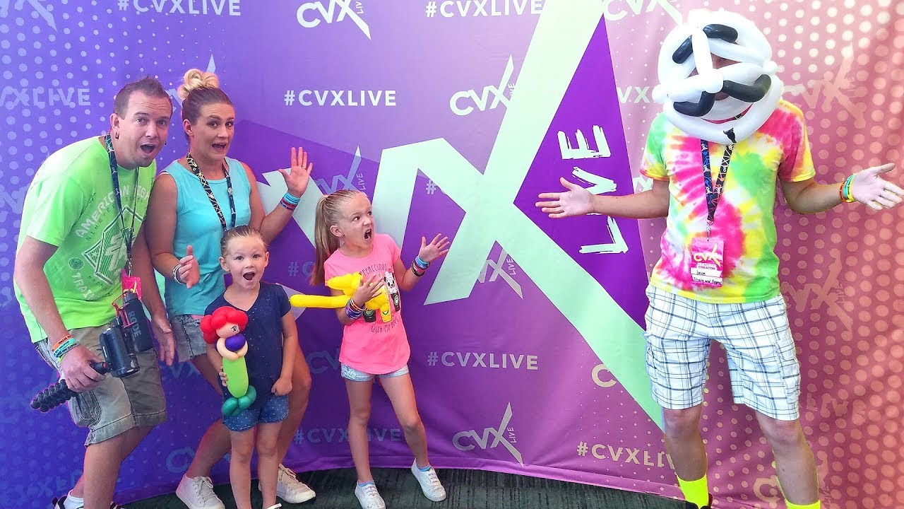 Meeting Guava Juice and The Sharers and Ninja Kidz IRL! Balloon Game Master at CVX LIVE