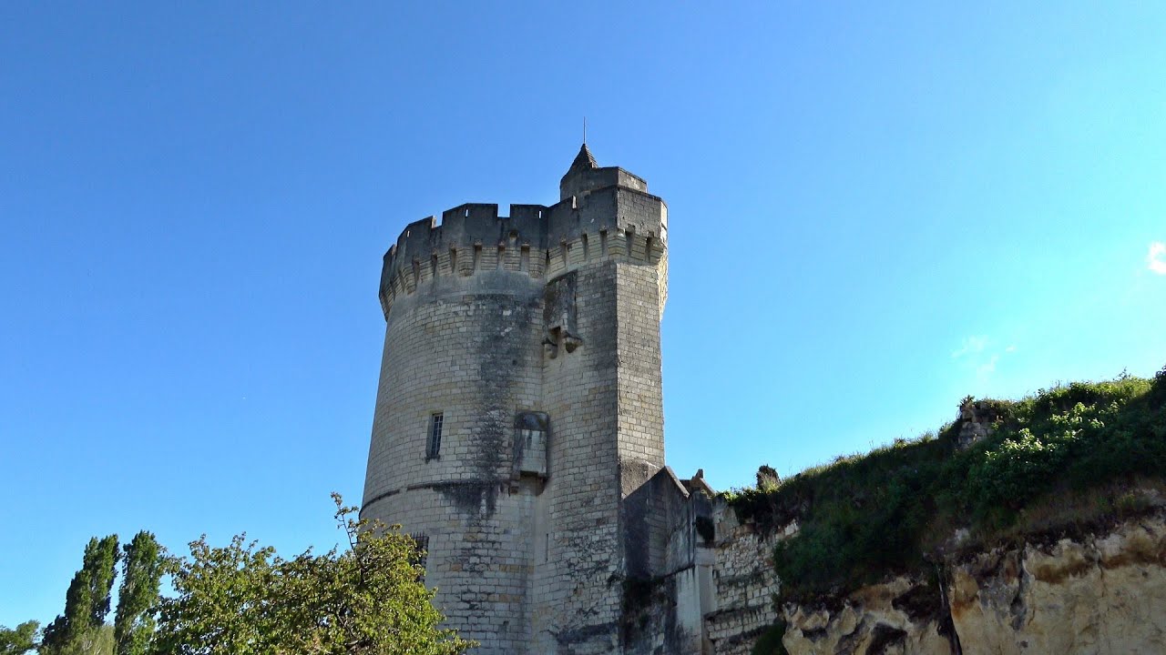 Balade en bords de Loire - Le château de Saumur - La Tour de Trèves
