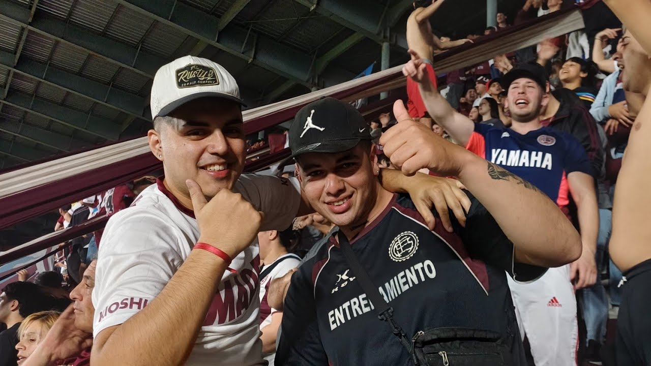 Hinchada de Lanus vs Racing