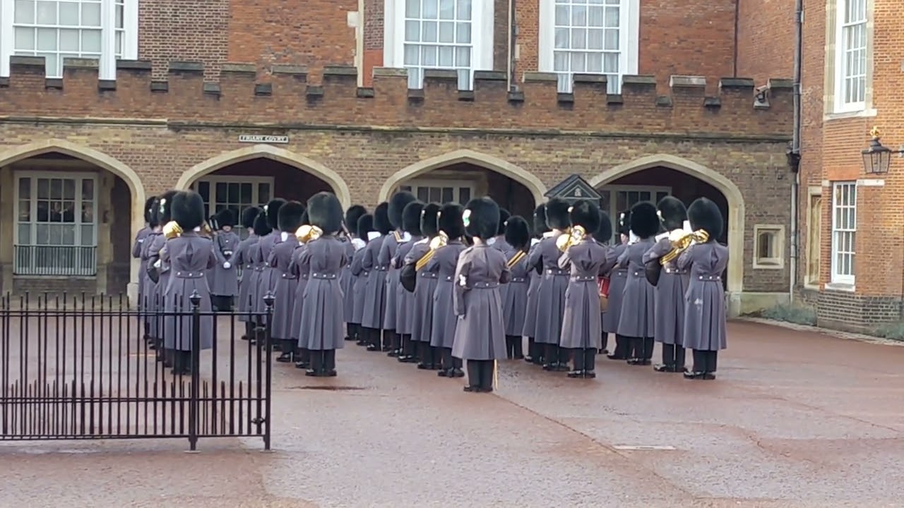 The Band of the Welsh Guard perform Simply the Best!