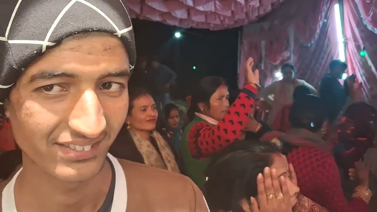 Shaadi ka season ful injoy karne ka bhai mere maje Lo wife DJ tent house hai na