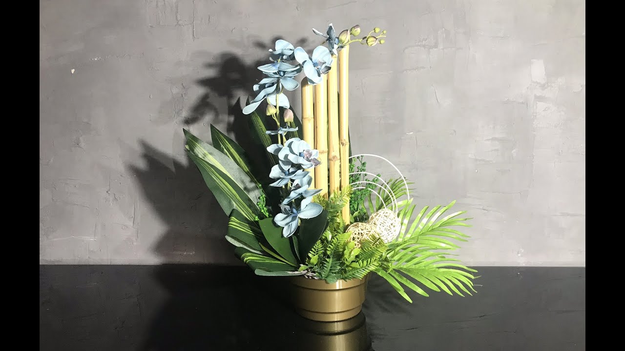 Kompozycja kwiatowa - Ikebana - bambus, palma, storczyk - Artificial flowers -, stroik na grób