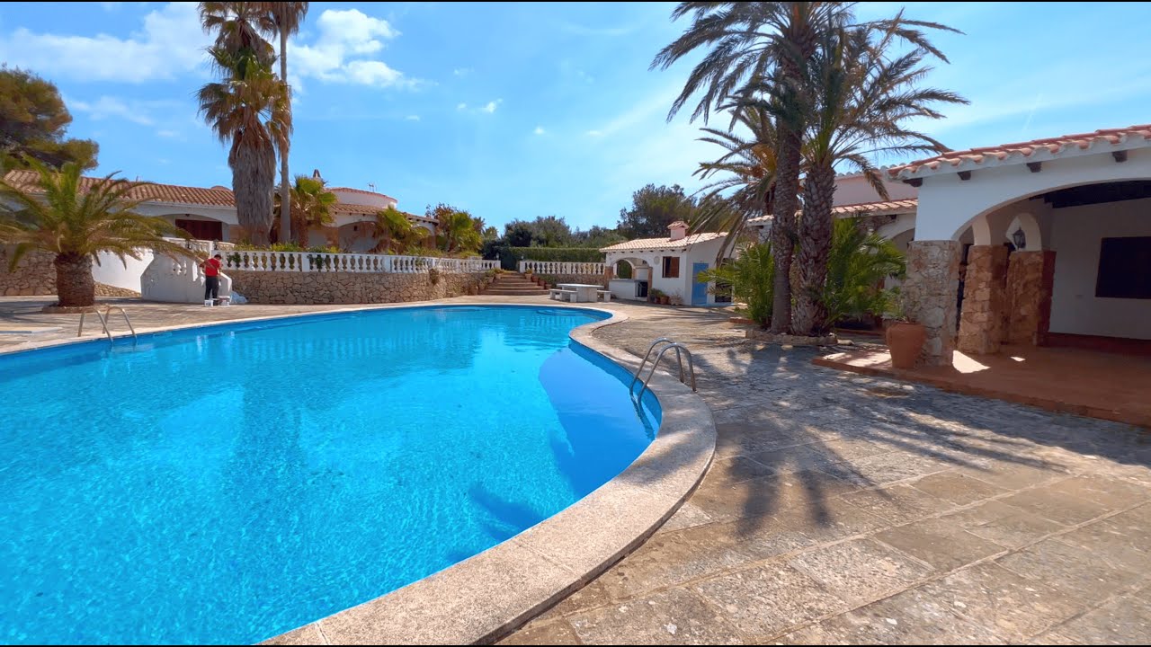 Chalet mediterráneo con gran piscina en Binidalí. (REF 4380 - Casas en Menorca)