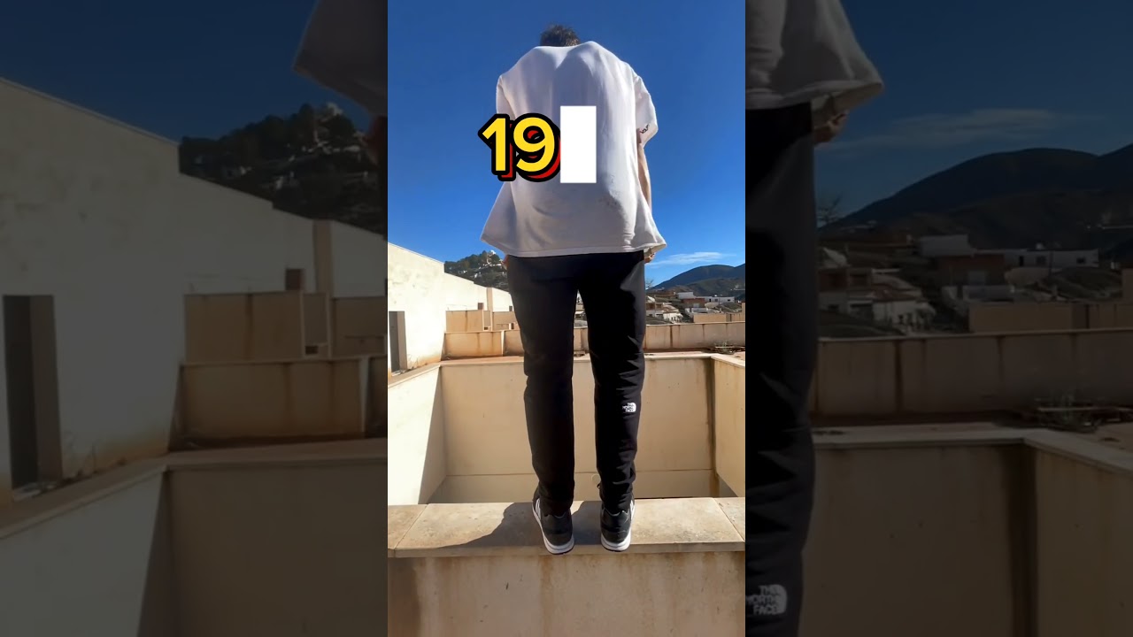 Noodle trader to Smart phones #burjkhalifa #apple #noodles