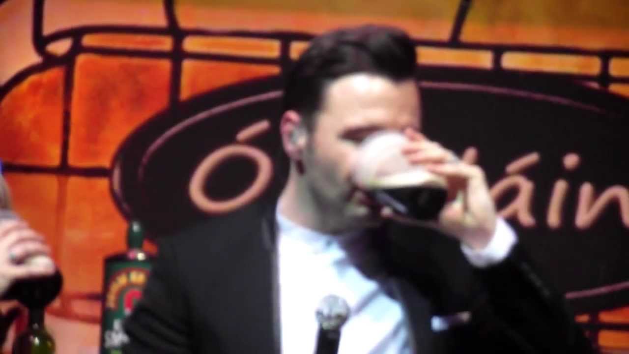 Shane Filan - Fans on stage/Shane downs a pint of Guinness (Liverpool, 20/02/14)
