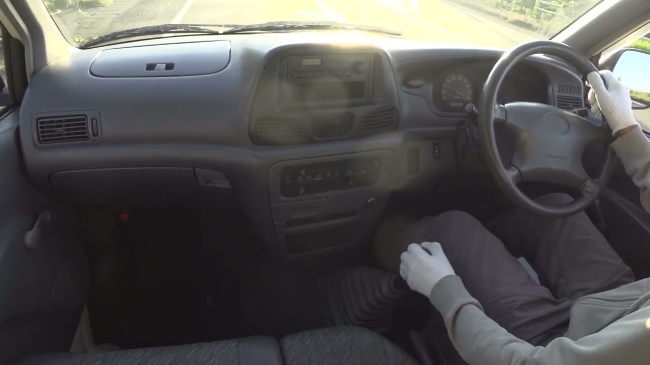 トヨタ・ライトエースバン4WDマニュアルなディーゼル車を運転