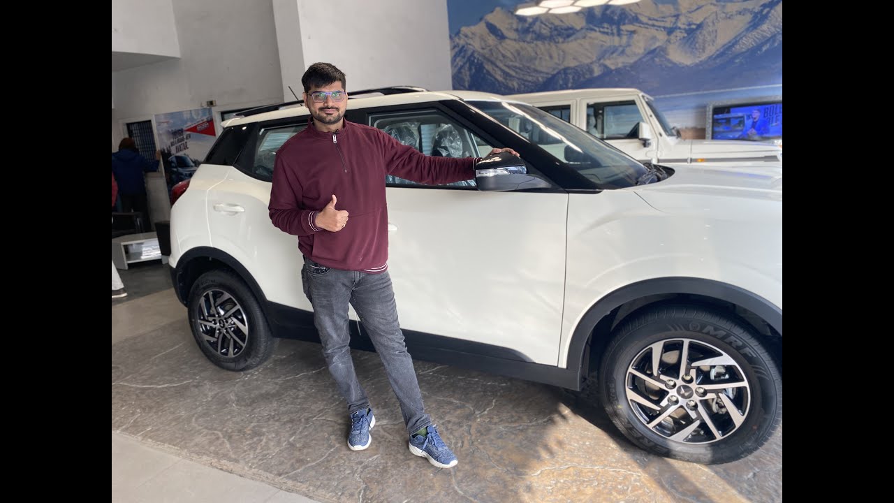 Mahindra XUV300 W8 Optional | Mahindra XUV300 Walkaround |