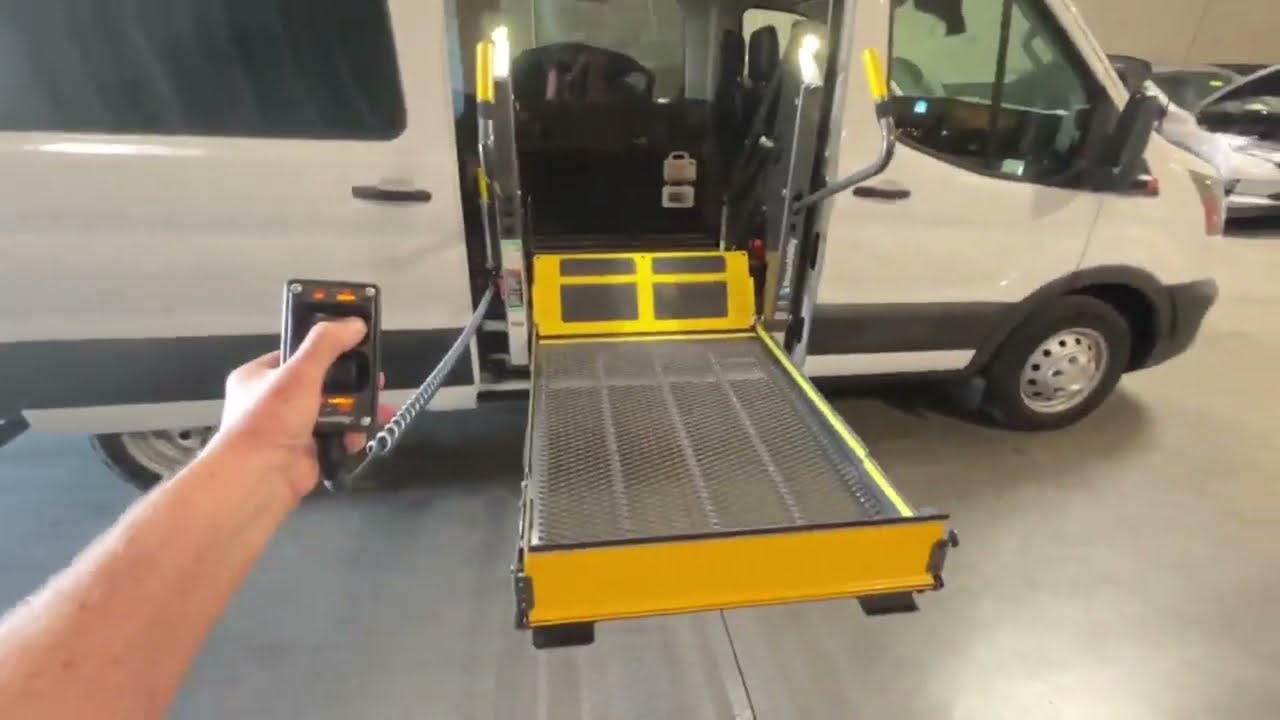 2020 Ford Transit 350 HD XL BraunAbility Side Entry Lift
