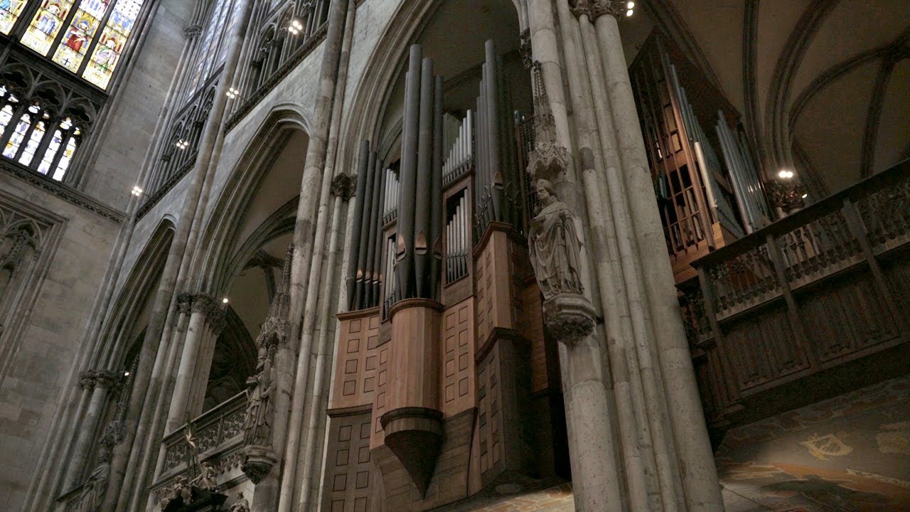 Dupré, Messiaen, Barber and Howells played on the monumental Klais organs of Cologne Cathedral