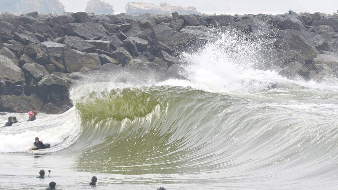 Surfers charge GLASSY but challenging morning at Wedge! (RAW FOOTAGE)
