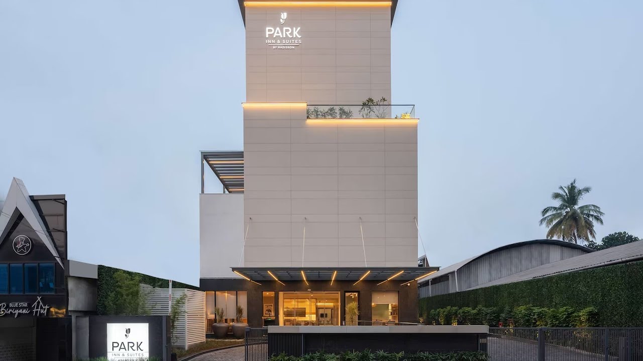 Отель Park Inn & Suites by Radisson Thrissur East Fort | Триссур, Индия | Обзор отеля 🏩