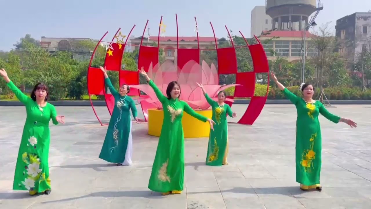 VẺ VANG PHỤ NỮ VIỆT NAM 2